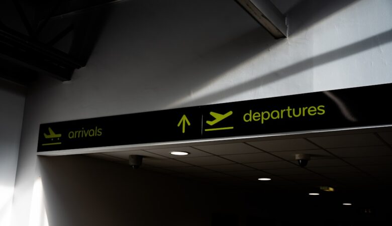 Test de la languette sur les mains a l'aeroport